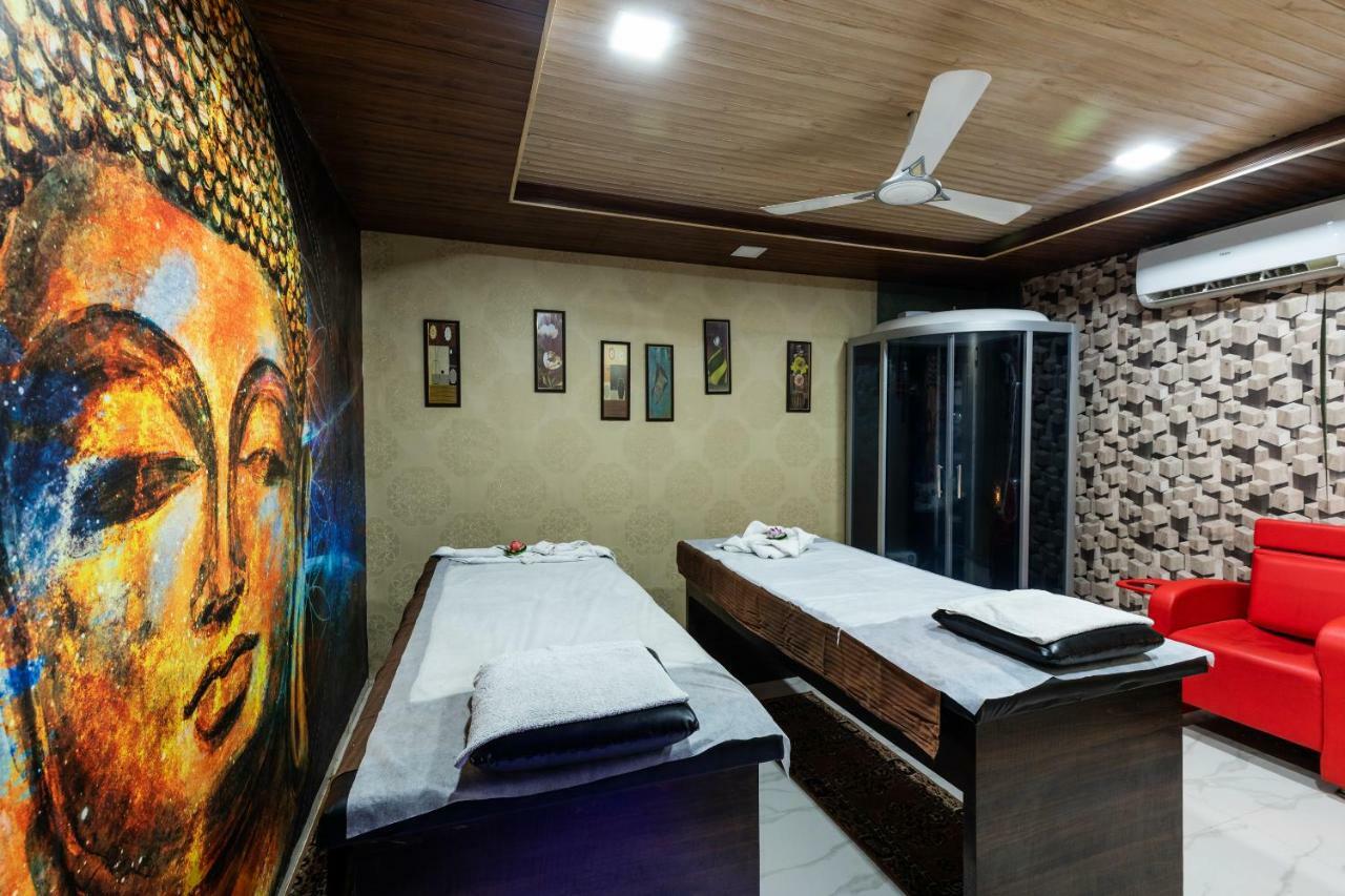 Oyo 42910 Hotel Rudra Palace Ratlam Exterior photo